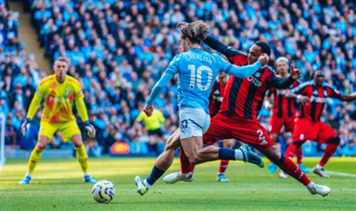 Manchester City đấu với Fulham