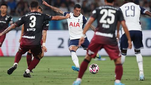 Kobe thắng Tottenham