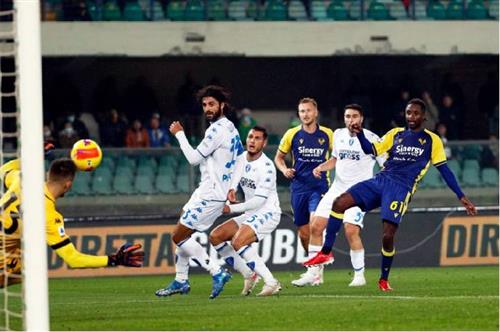 Verona đấu với Empoli
