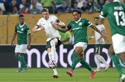 Palmeiras đấu với Chelsea