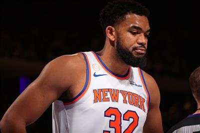 Trạng thái cạnh tranh là tốt! Towns ghi được 26 điểm khi bắn 6/16, 13 rebound và 6 rebound phía trước.