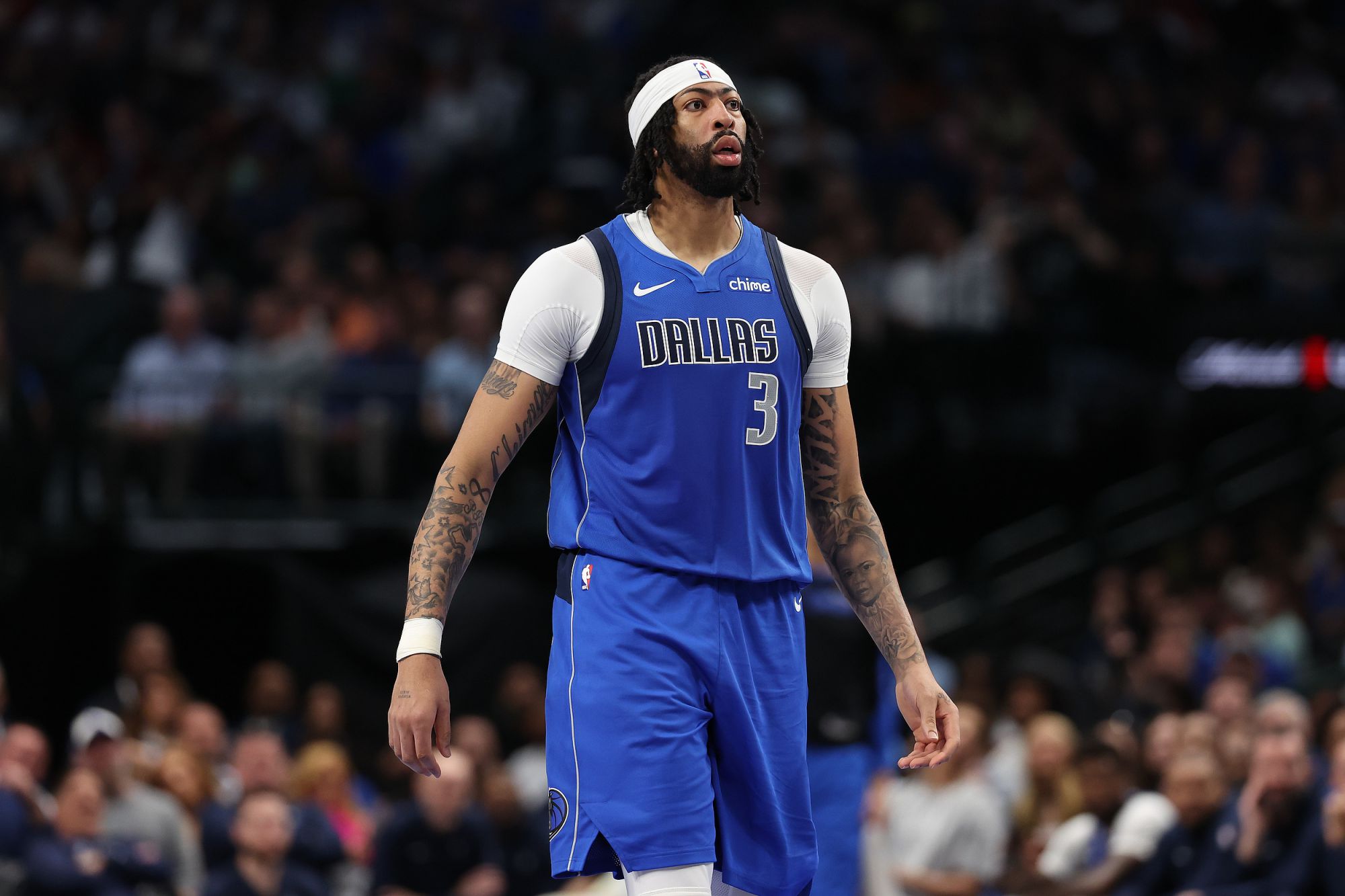 Báo cáo chấn thương của Mavericks: Davis, người trước đây bị căng cơ bắp chân trái, đã được nâng cấp lên mức nghi ngờ.