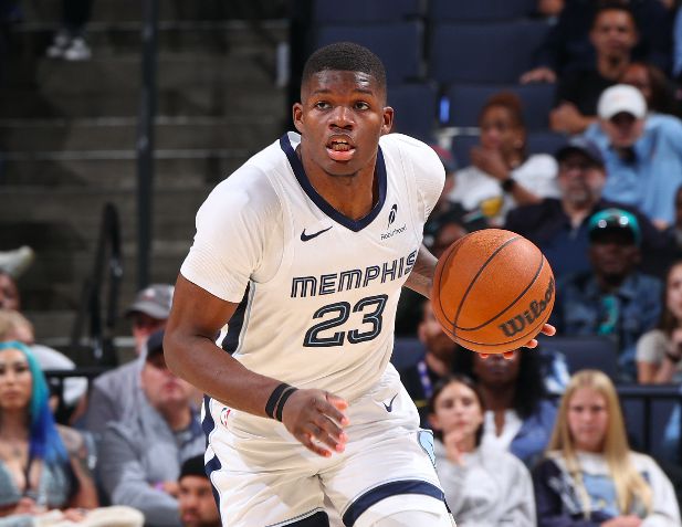 Đập vào tường thành viên mới của nhóm! Coward, lượt chọn tổng thể thứ 11, chỉ ghi được 12 điểm ở 3 trong số 12 cú sút và 1 trong 6 cú ném ba điểm.