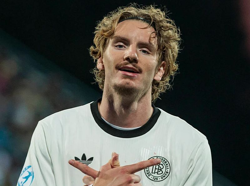 Walter Mader đã ghi 3 bàn trong 2 trận gần nhất của đội tuyển quốc gia, một tay ghi toàn bộ bàn thắng cho đội tuyển Đức