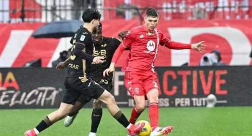 Monza đấu với Hellas Verona