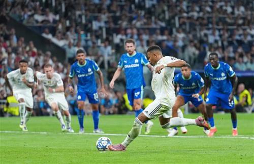 Real Madrid đấu với Marseille