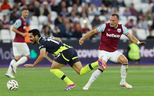 West Ham United đấu với Manchester City
