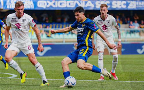 Verona đấu với Torino