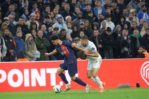 Marseille đấu với Paris Saint Germain