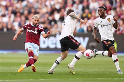 West Ham United đấu với Manchester United
