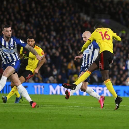 Brighton đấu với Burnley
