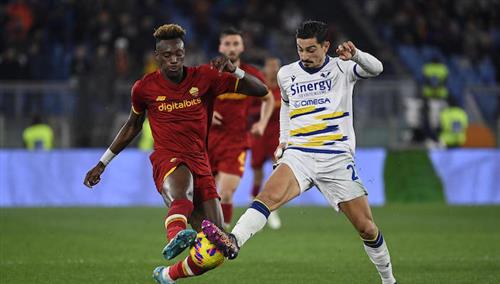 Roma đấu với Verona