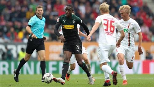 Augsburg đấu với Gladbach