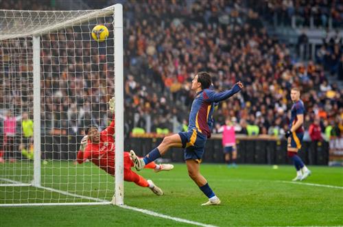 Roma đấu với Parma