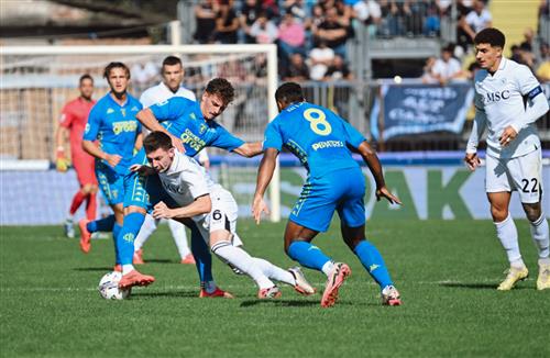 Empoli đấu với Napoli