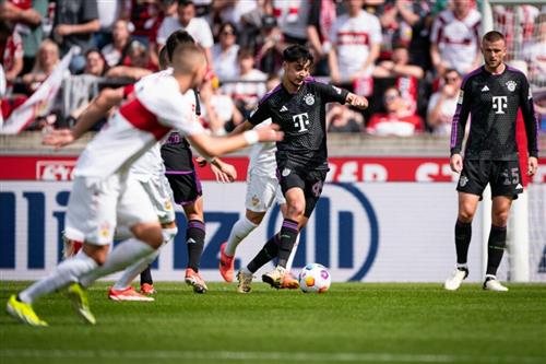 Stuttgart đấu với Bayern Munich