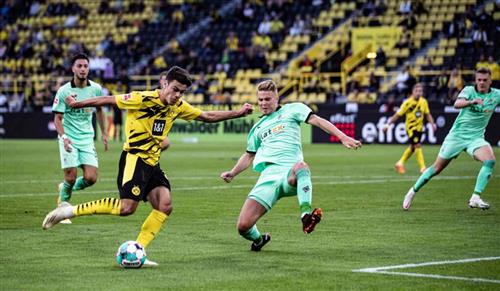 Borussia Dortmund đấu với M'Gladbach