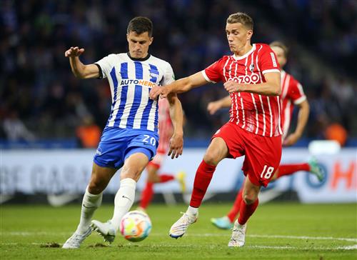 Freiburg đấu với Hertha Berlin