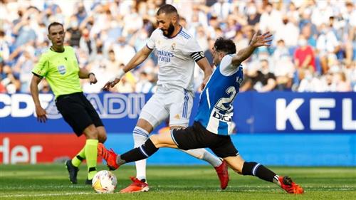 Real Madrid đấu với Espanyol