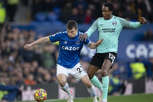 Everton đấu với Brighton