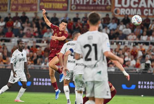 Roma đấu với Empoli