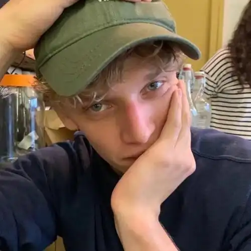 6686体育初级作者Upton