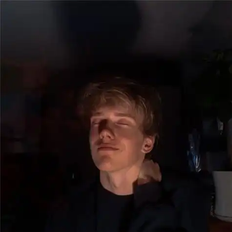 6686体育铁牌作者Lilly