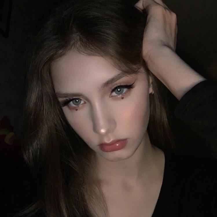 6686体育钻石作者Violet