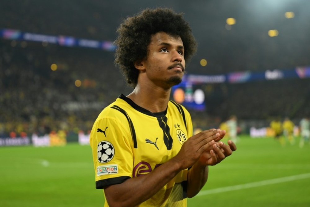 Blogger: Manchester United đã có cuộc đàm phán với người đại diện Mendes về khả năng chuyển nhượng Adeyemi