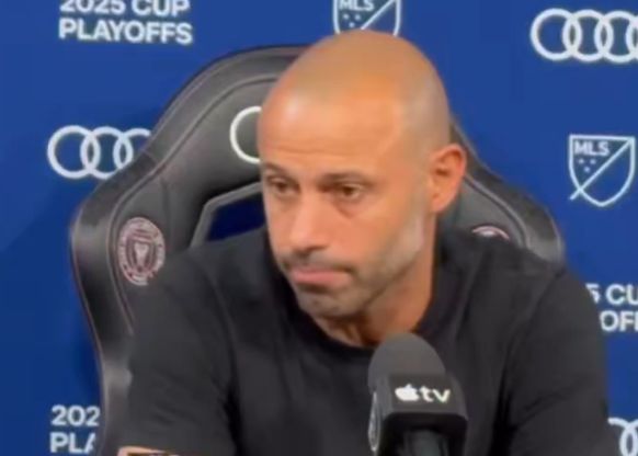 Mascherano: Messi đã quyết định gia hạn hợp đồng từ lâu. Thông báo chính thức là anh muốn toàn đội tập trung thi đấu