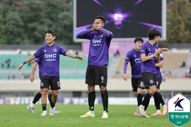 Anyang Sky Domination Motta: Anh ấy đặc biệt chú ý đến việc luyện tập đánh đầu từ khi còn nhỏ và mục tiêu của anh ấy là giành chiến thắng ít nhất 2 lần ở các trận play-off