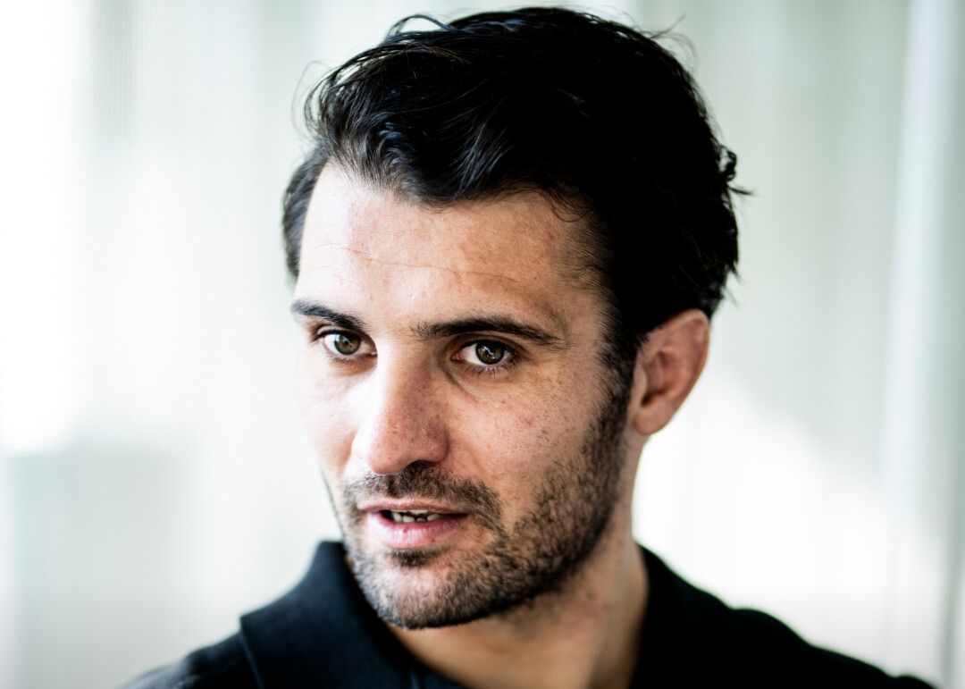 Cựu tuyển thủ Pháp Dubois chính thức tuyên bố giải nghệ ở tuổi 31