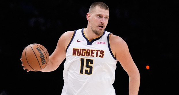 Nuggets có 34 đường kiến tạo, còn Jokic có 16 đường kiến tạo, chiếm gần một nửa đội hình.