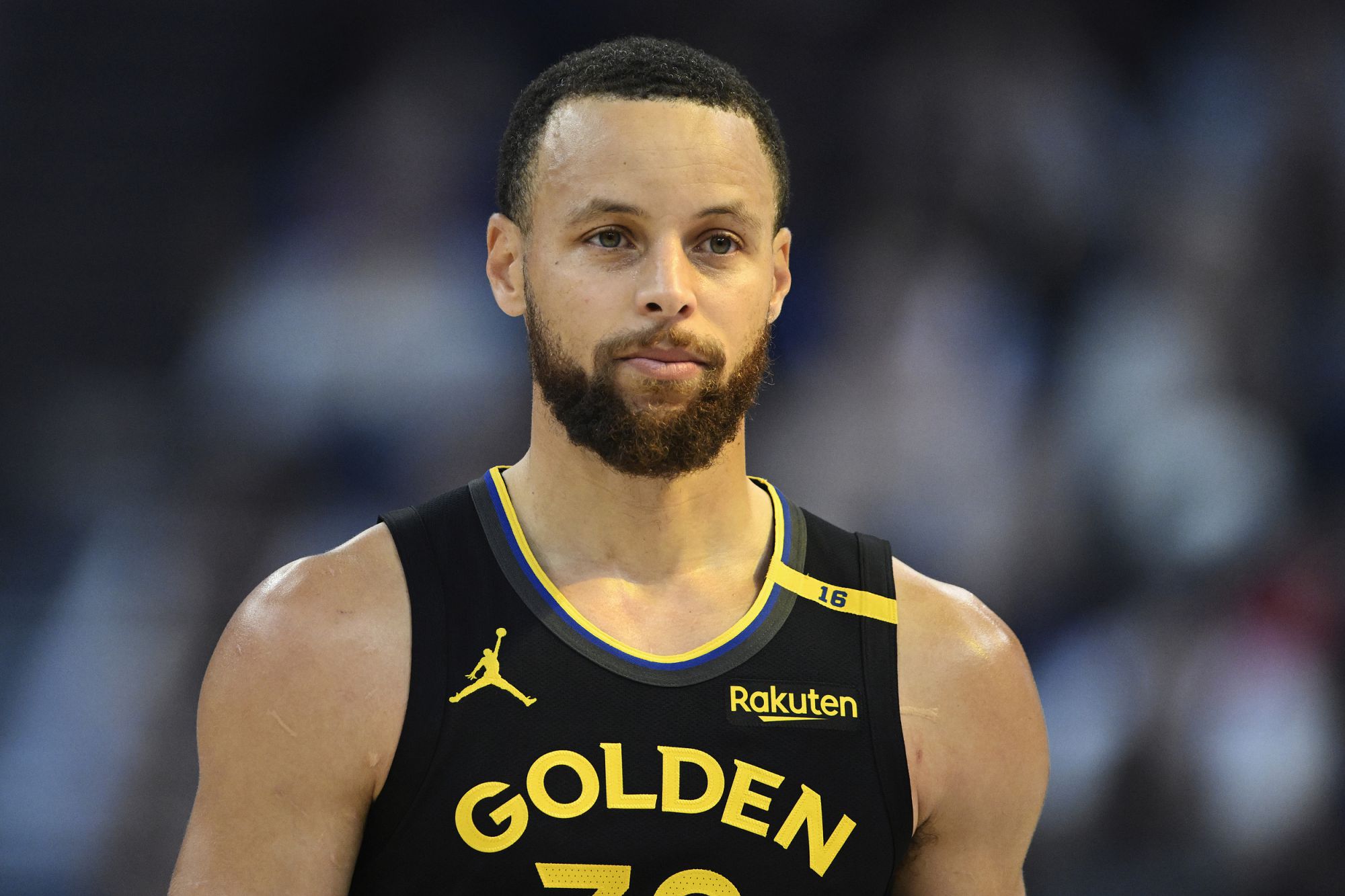 Curry: Tôi cảm thấy tốt hơn nhiều so với đêm qua. Mọi người phải chịu trách nhiệm về các vấn đề.
