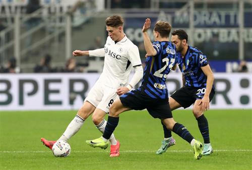 Inter Milan đấu với Napoli