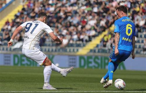 Empoli đấu với Cagliari